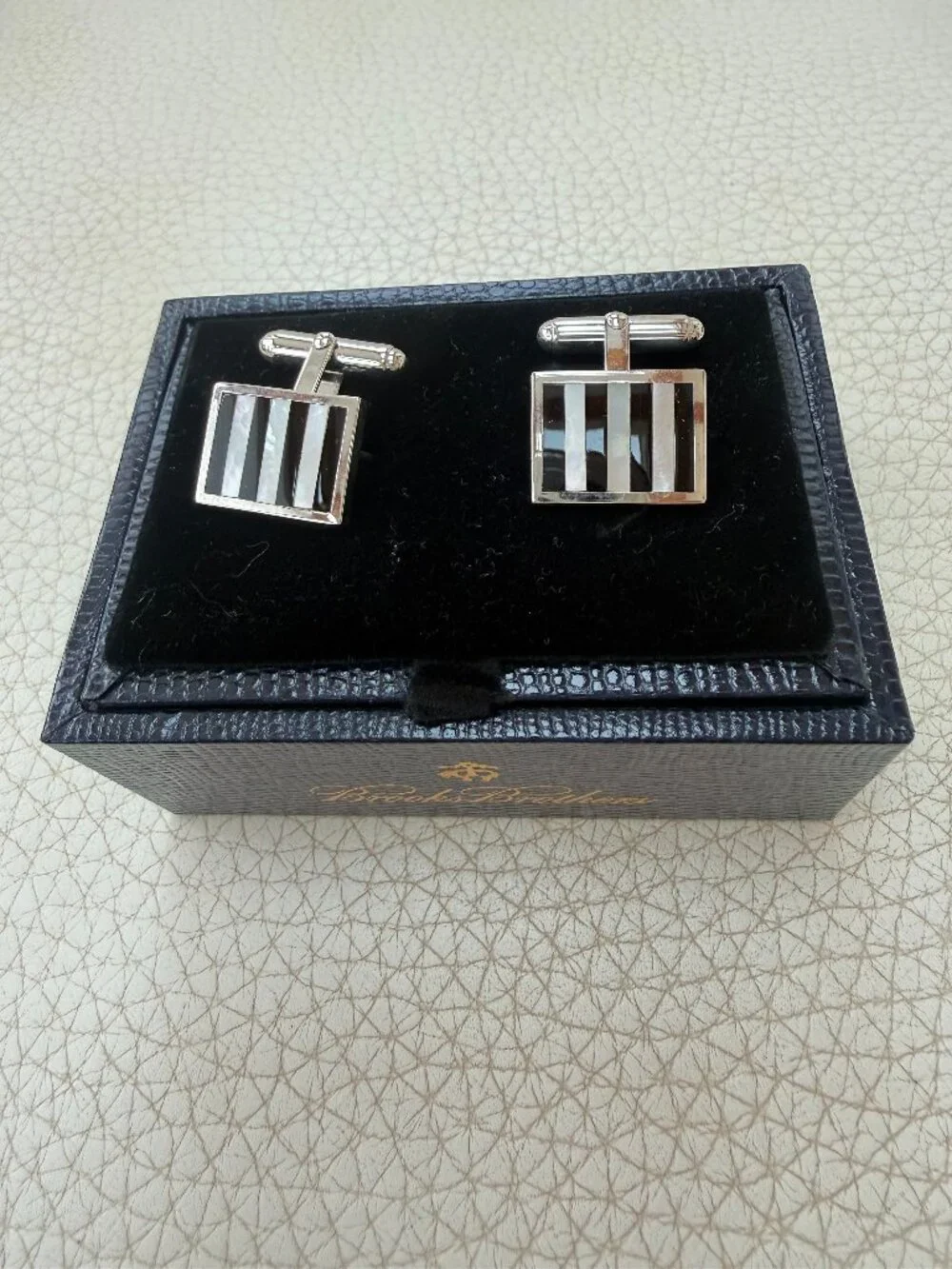NIB BROOKS BROTHERS STERLING SILVER MOTHER OF PEARL ONYX STRIPED CUFFLINKS